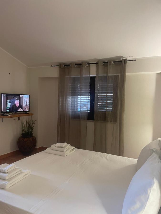 I 3 Mori Bed and Breakfast Barcellona-Pozzo di Gotto Εξωτερικό φωτογραφία